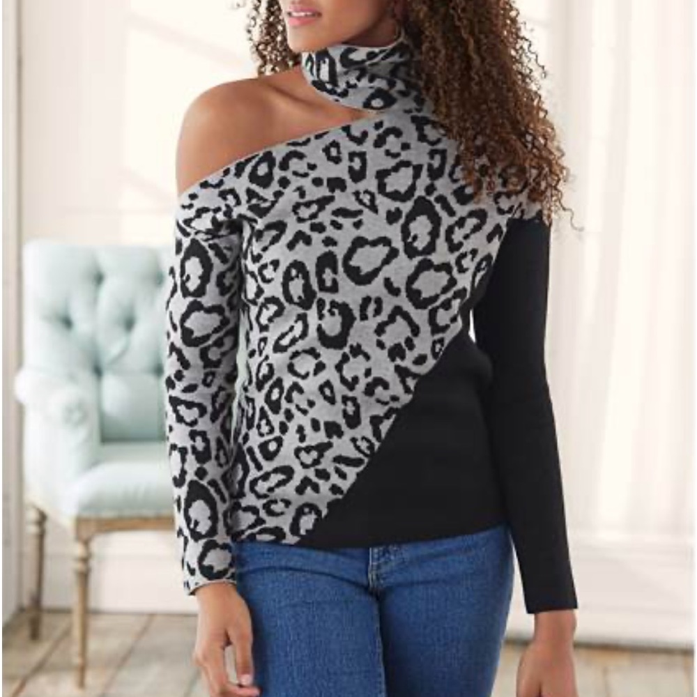 Venus Sweater NWOT